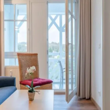 In Mit Hund Und Balkon Sellin (Rugen)