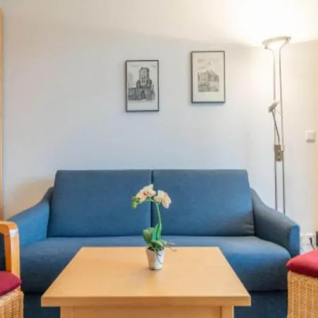 In Mit Hund Und Balkon * Sellin (Rugen)