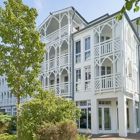 In Mit Hund Und Balkon * Sellin (Rugen)